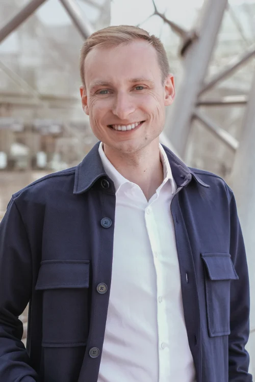 Gründer von Mercurnaut.de Max Schneevoigt - Social Media Experte Neukundengewinnung & Personalgewinnung